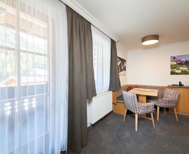 Wohnzimmer Familiensuite Edelweiss